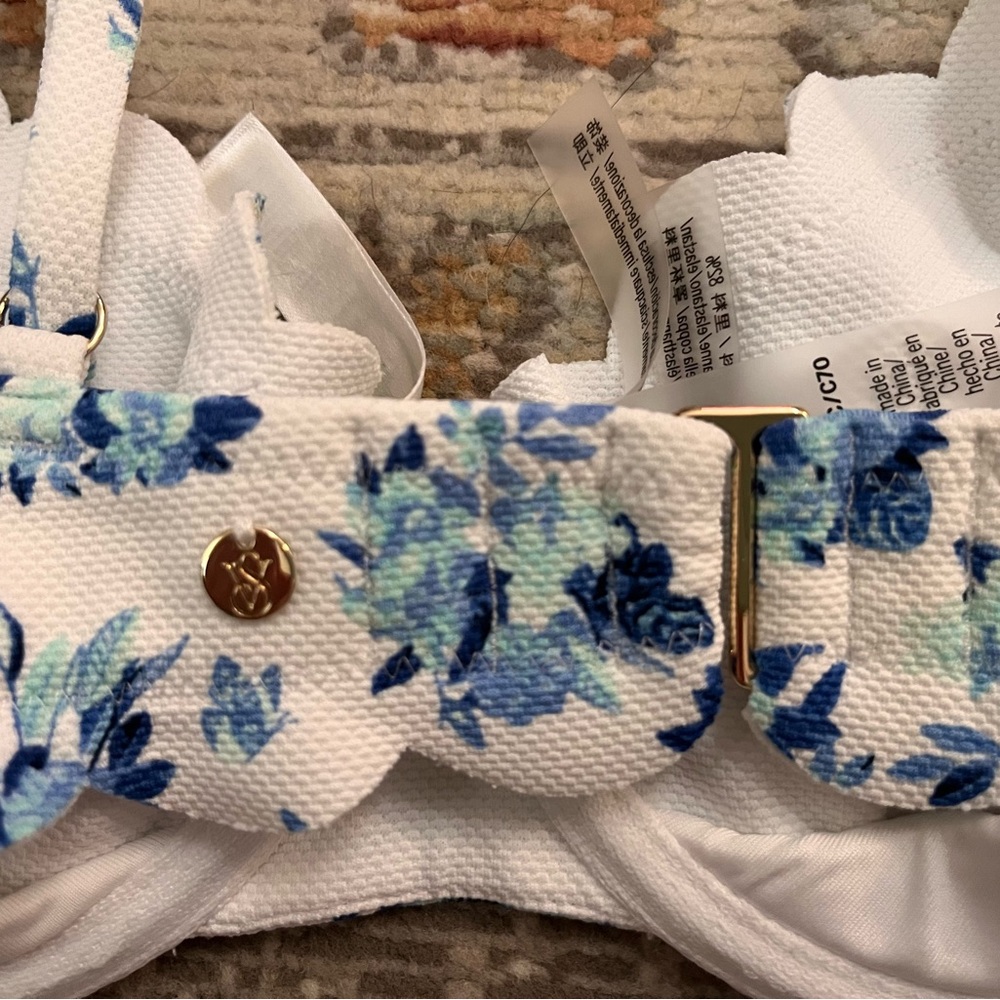Victoria’s Secret swim top blu/white floral scalloped top & sides adjustable 32c - Picture 2 of 11